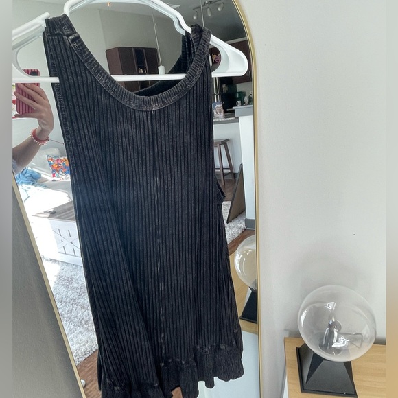 Altar’d State Ruffle Tank - Picture 3 of 3